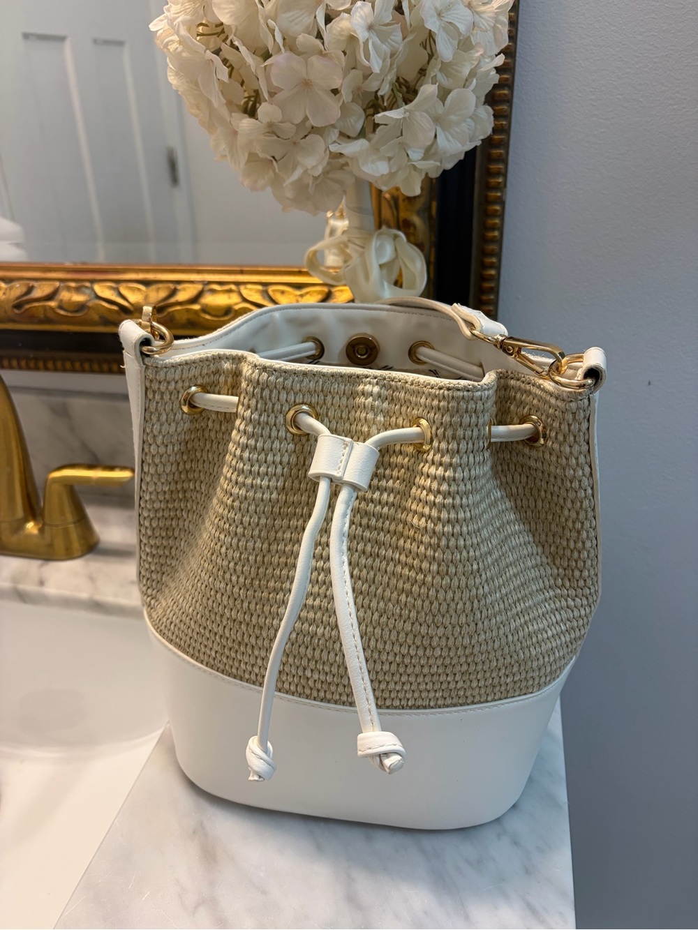 Urban Expressions Straw Bucket Crossbody in Natural and White